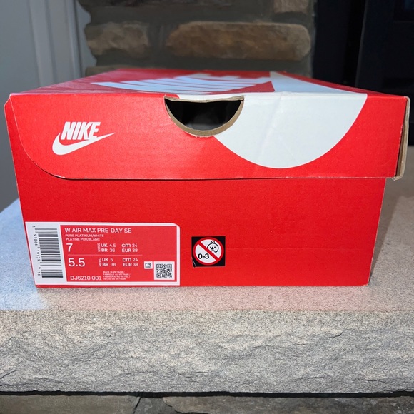 NIB Women’s Nike Air Max Pre-Day SE Pure Platinum/ White Size 7 - Picture 7 of 14